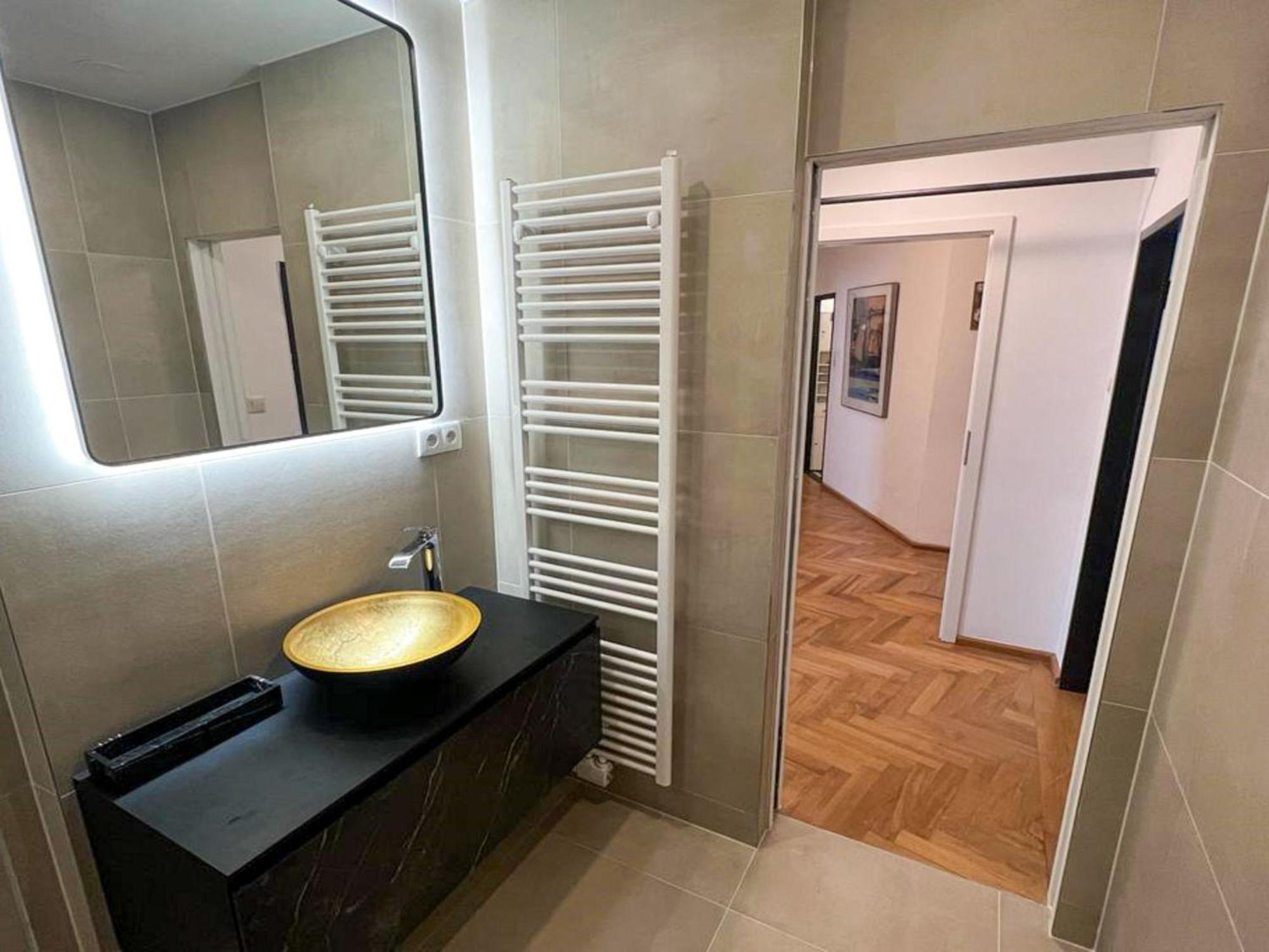 Apartment Opera By Interhome Вена Экстерьер фото